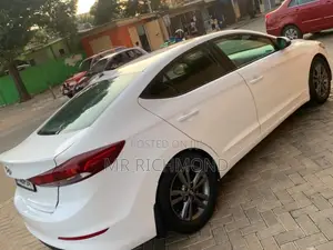 Hyundai Elantra 2017 White