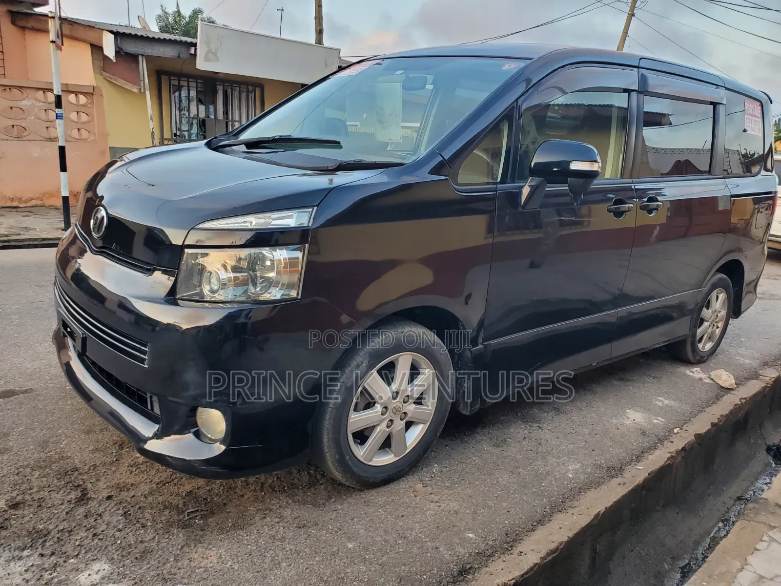 Toyota Voxy V 2WD 8-Seater 2013 Black