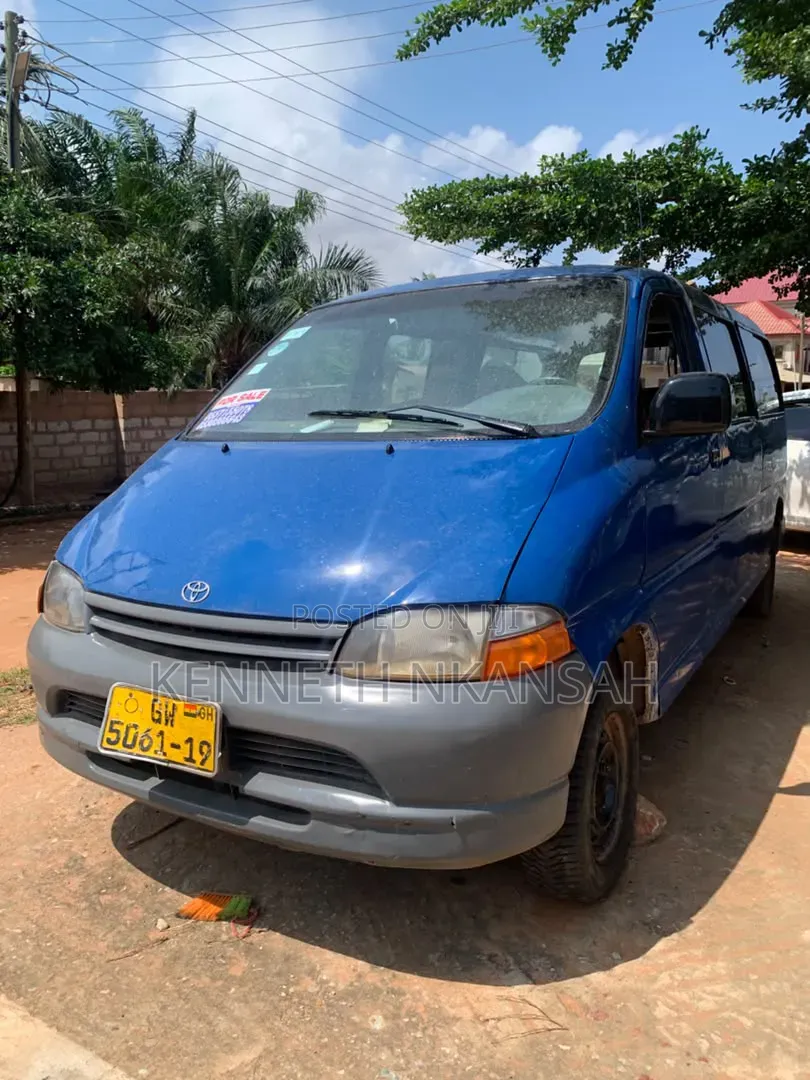 Toyota HiAce 2006 Blue