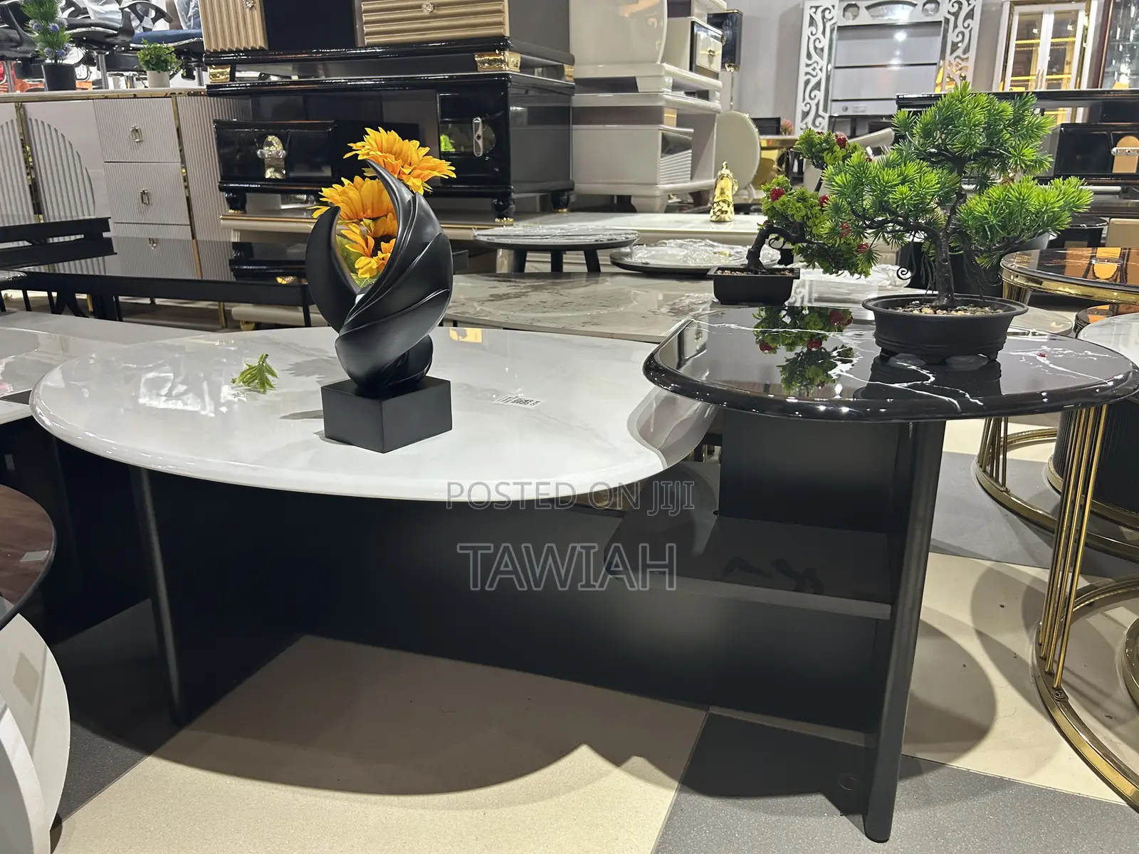 Moulden Center Table