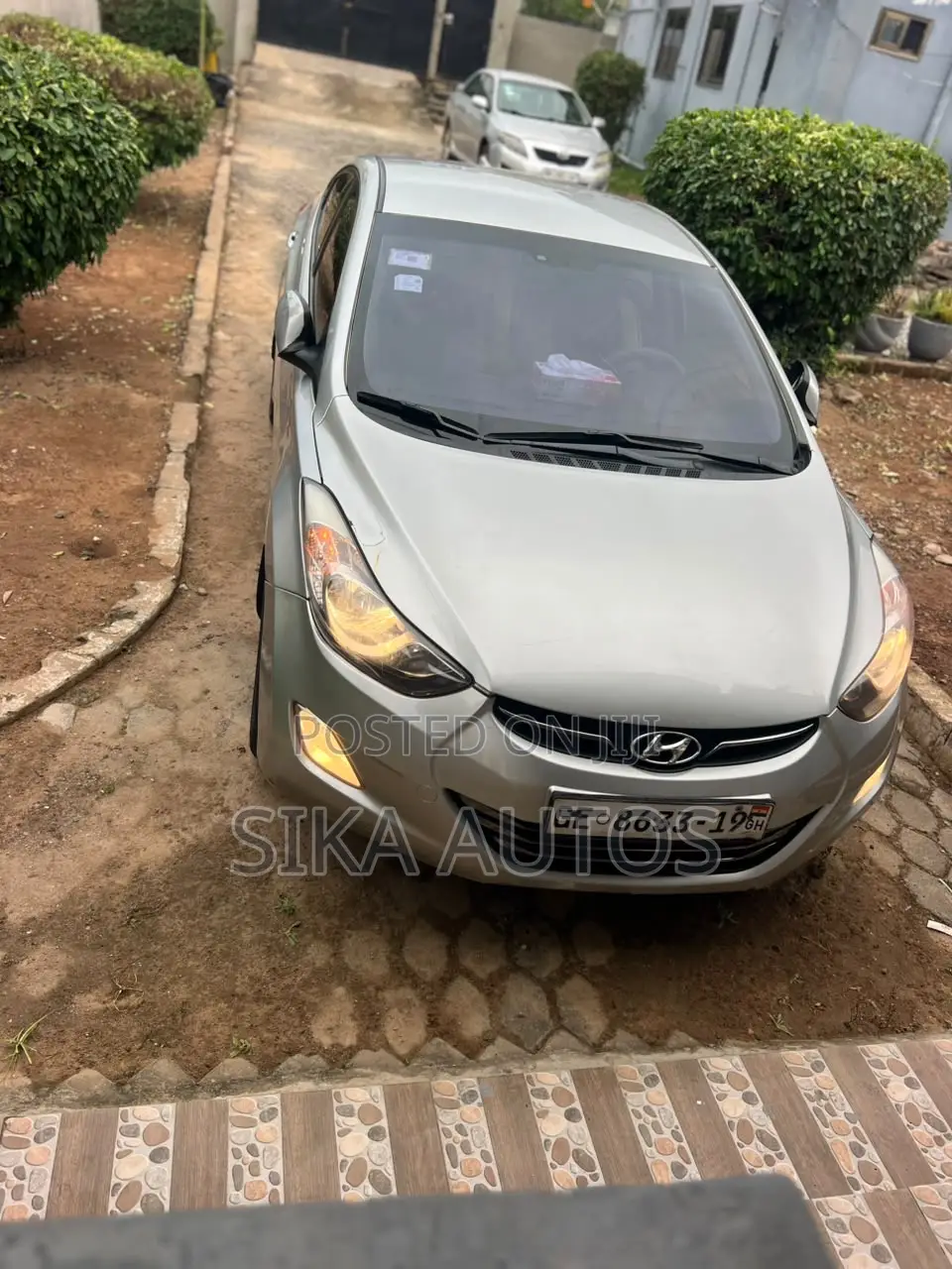 Hyundai Elantra GLS Sedan FWD (1.8L 4cyl 6A) 2013 Silver