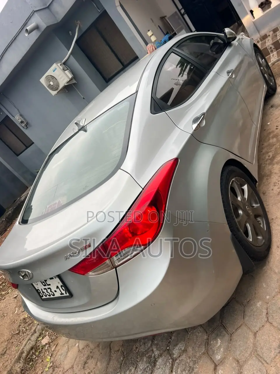 Hyundai Elantra GLS Sedan FWD (1.8L 4cyl 6A) 2013 Silver