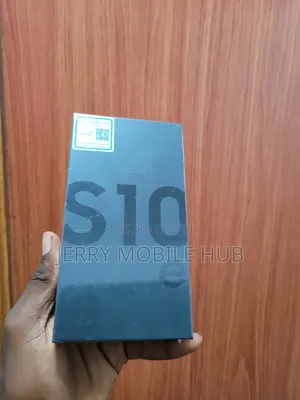 New Samsung Galaxy S10e 128 GB