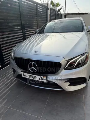 Mercedes-Benz E300 2019 Silver