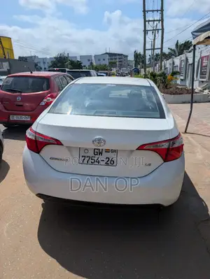 Toyota Corolla LE ECO Premium (1.8L 4cyl CVT) 2016 White
