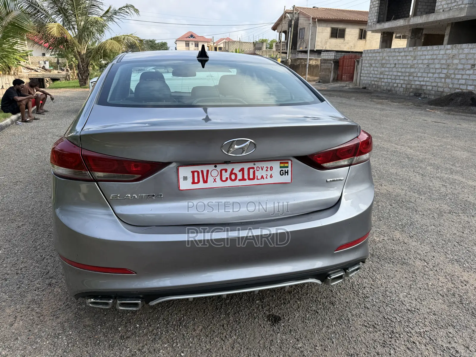Hyundai Elantra Limited Sedan FWD (2.0L 4cyl 6A) 2017 Gray