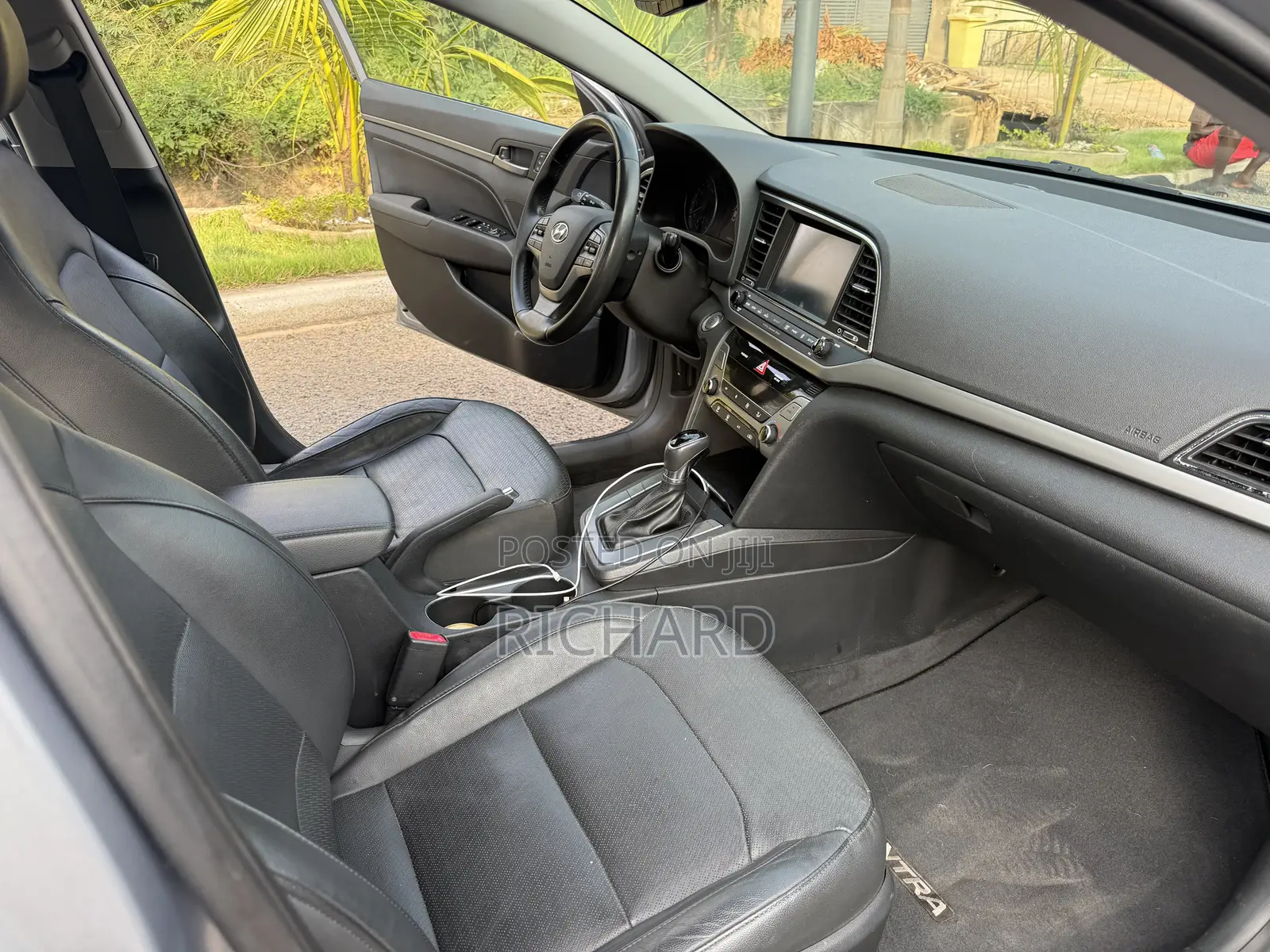 Hyundai Elantra Limited Sedan FWD (2.0L 4cyl 6A) 2017 Gray