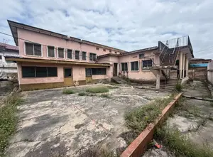 6bdrm House in Lartebiokorshie for sale