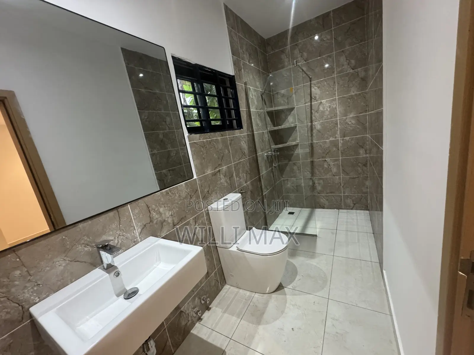 4bdrm Duplex in Oyarifa for sale