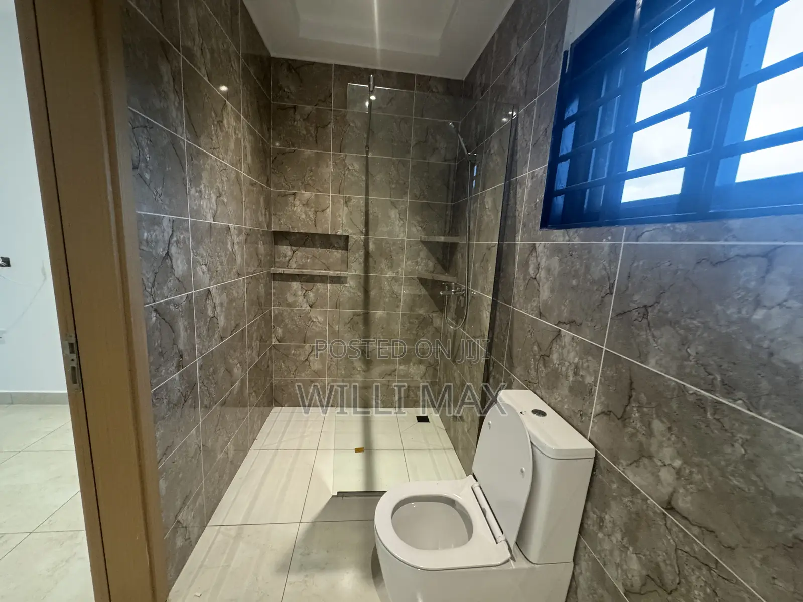 4bdrm Duplex in Oyarifa for sale
