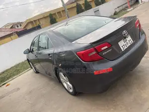 Toyota Camry LE 4dr Sedan (2.5L 4cyl 6A) 2013 Gray