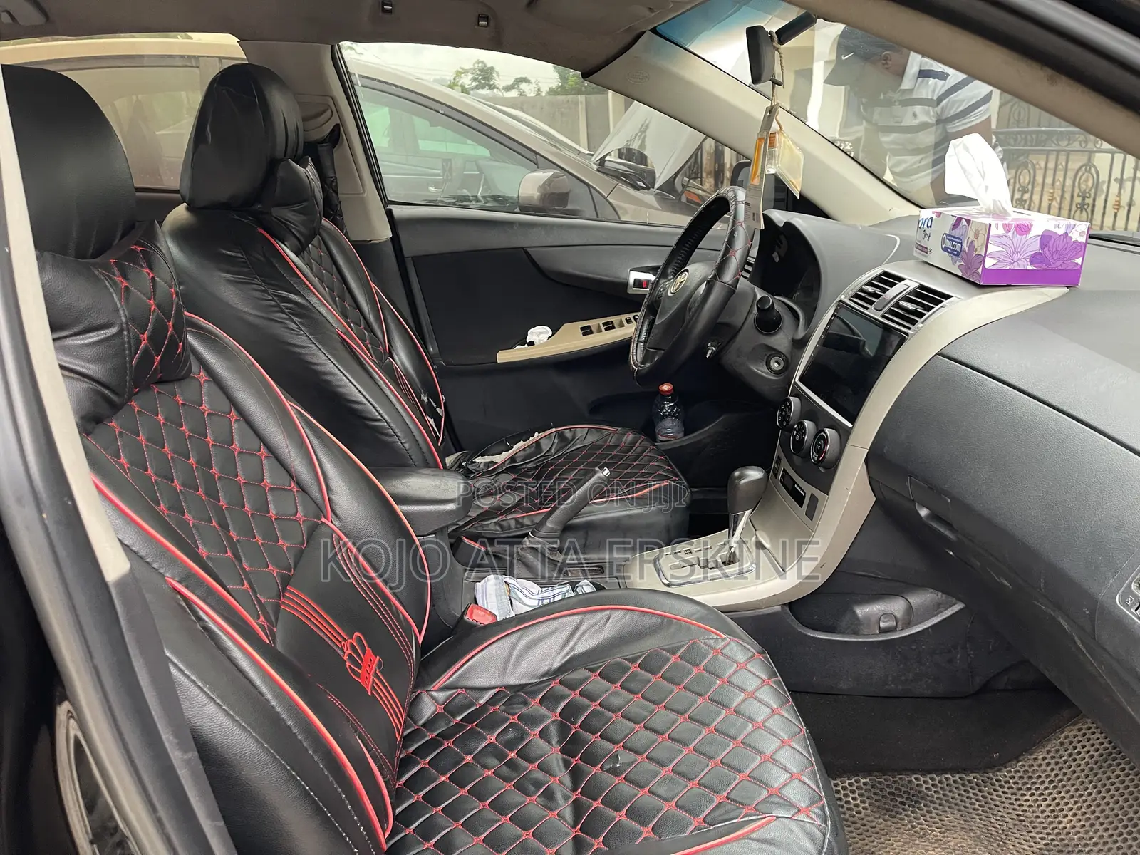 Toyota Corolla LE (1.8L 4cyl 2A) 2018 Black