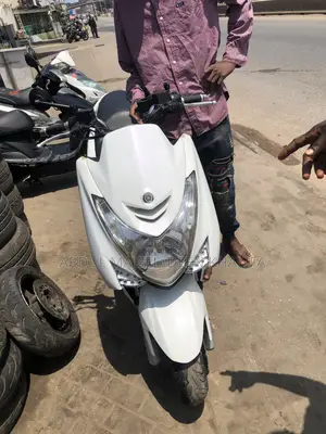 Yamaha Majesty 2020 White