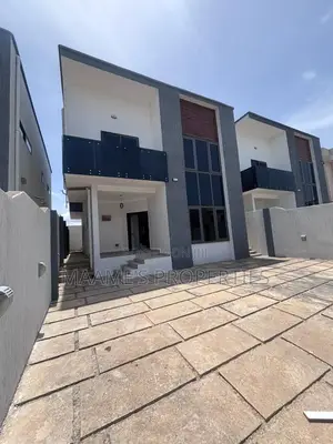 3bdrm Duplex in Airport Residential Area for sale