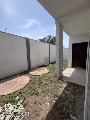 3bdrm Duplex in Airport Residential Area for sale