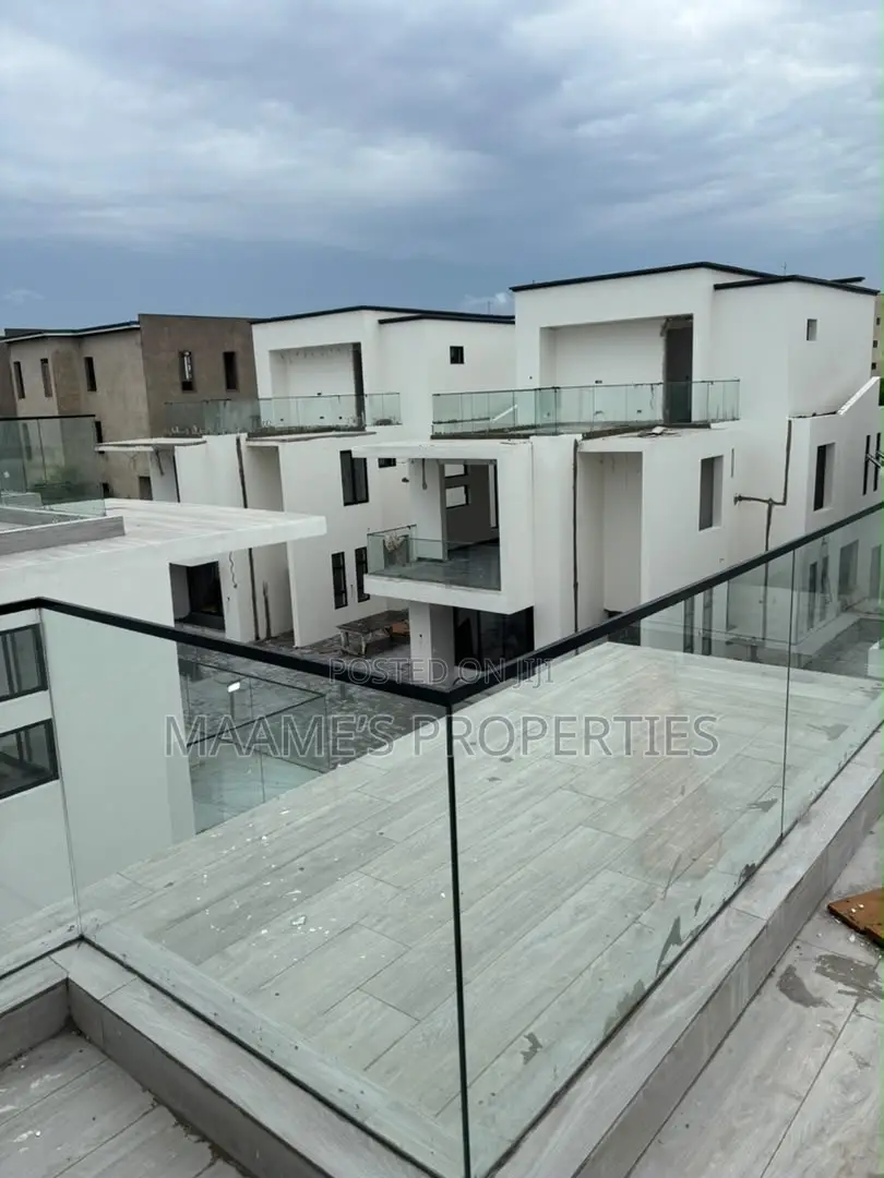 4bdrm Townhouse/Terrace in Airport Residential Area for sale