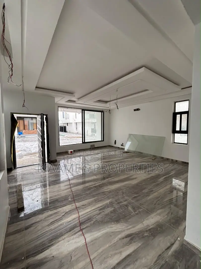 4bdrm Townhouse/Terrace in Airport Residential Area for sale
