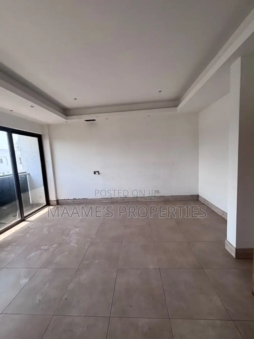 3bdrm Duplex in Dzorwulu for sale