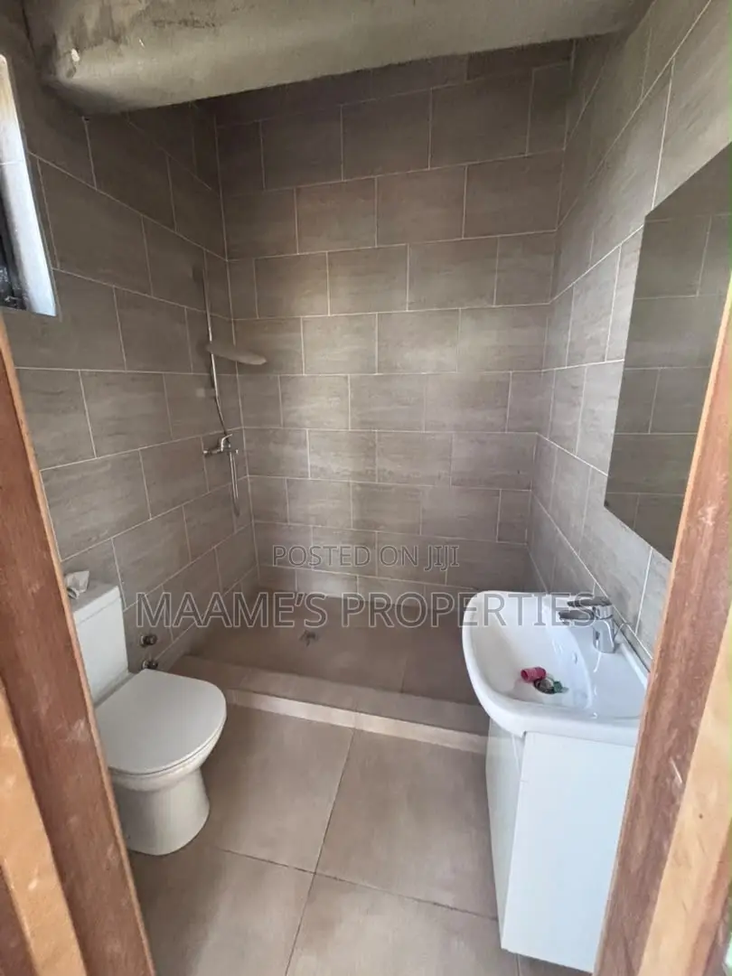 3bdrm Duplex in Dzorwulu for sale