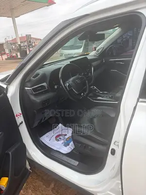 Toyota Highlander Platinum AWD 2023 White
