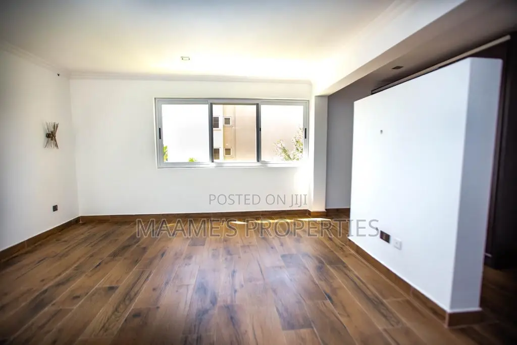 3bdrm Apartment in North Ridge for sale