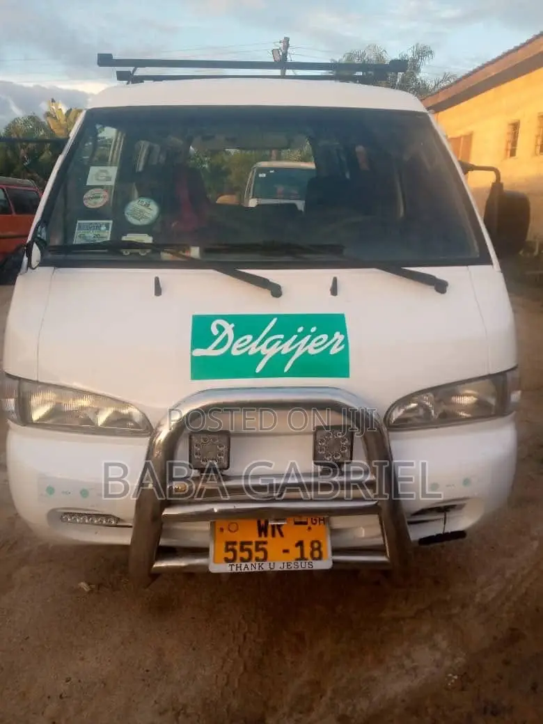 Hyundai H-100 2002 White
