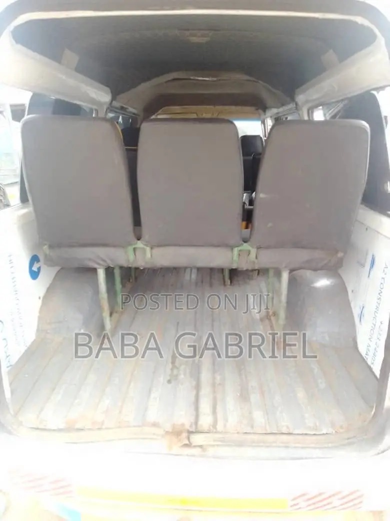 Hyundai H-100 2002 White