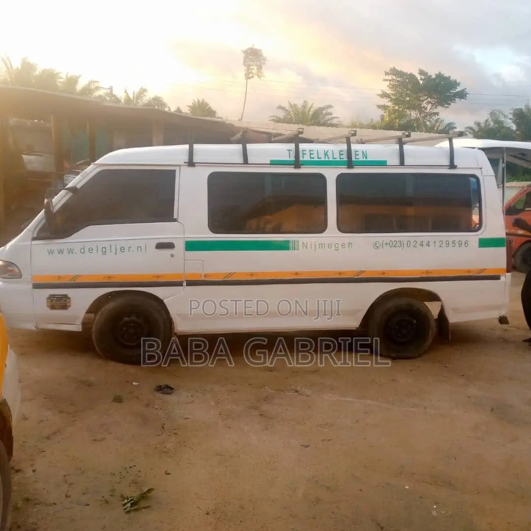 Hyundai H-100 2002 White