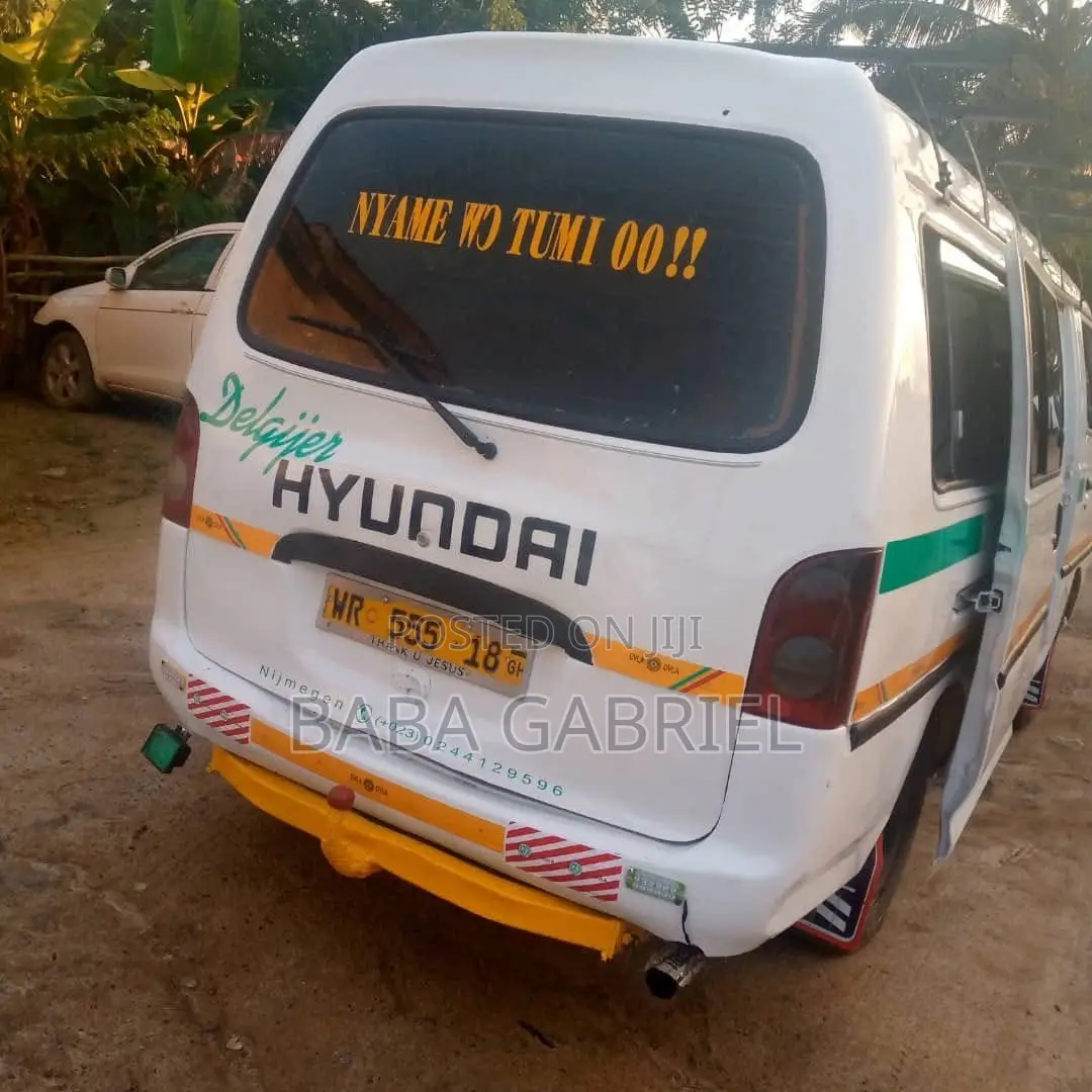 Hyundai H-100 2002 White