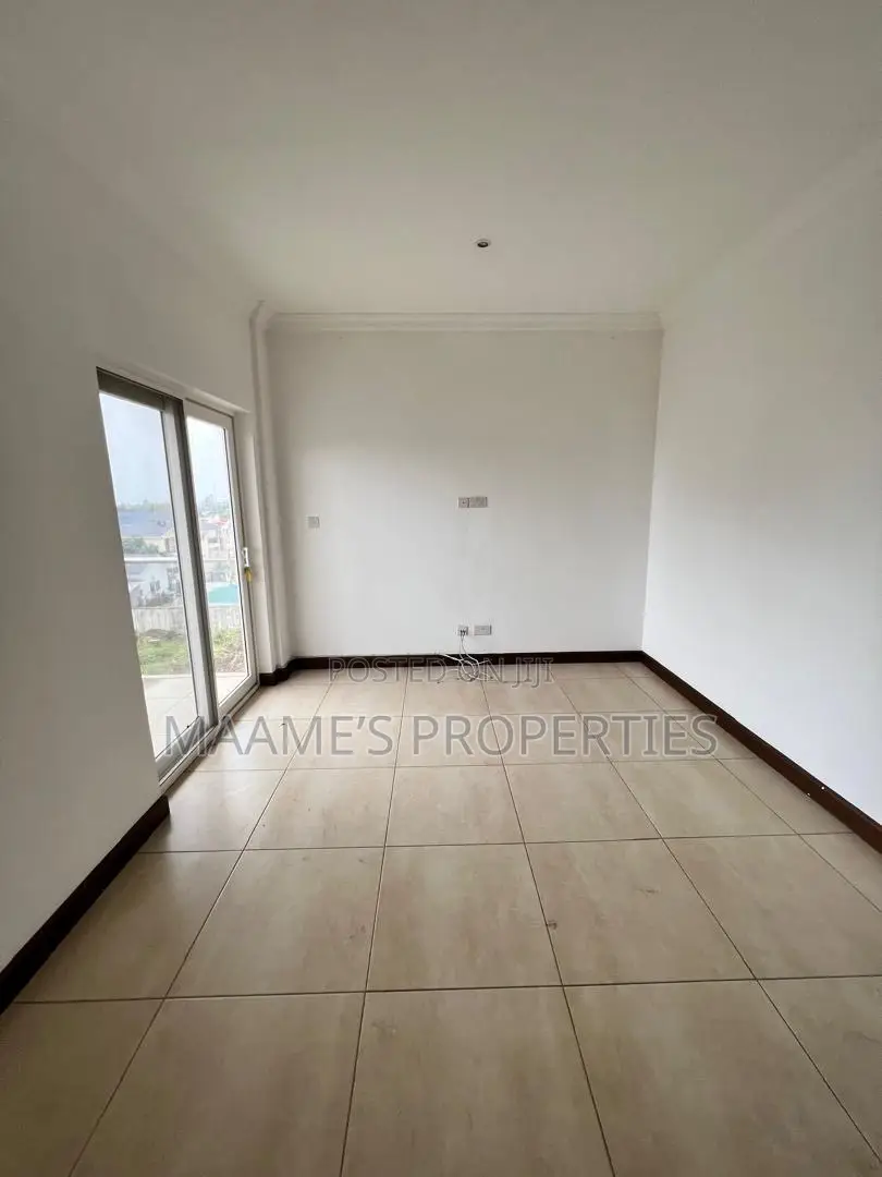 4bdrm Townhouse / Terrace in Cantonments for rent