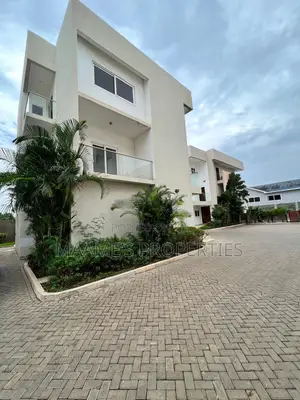 4bdrm Townhouse / Terrace in Cantonments for rent