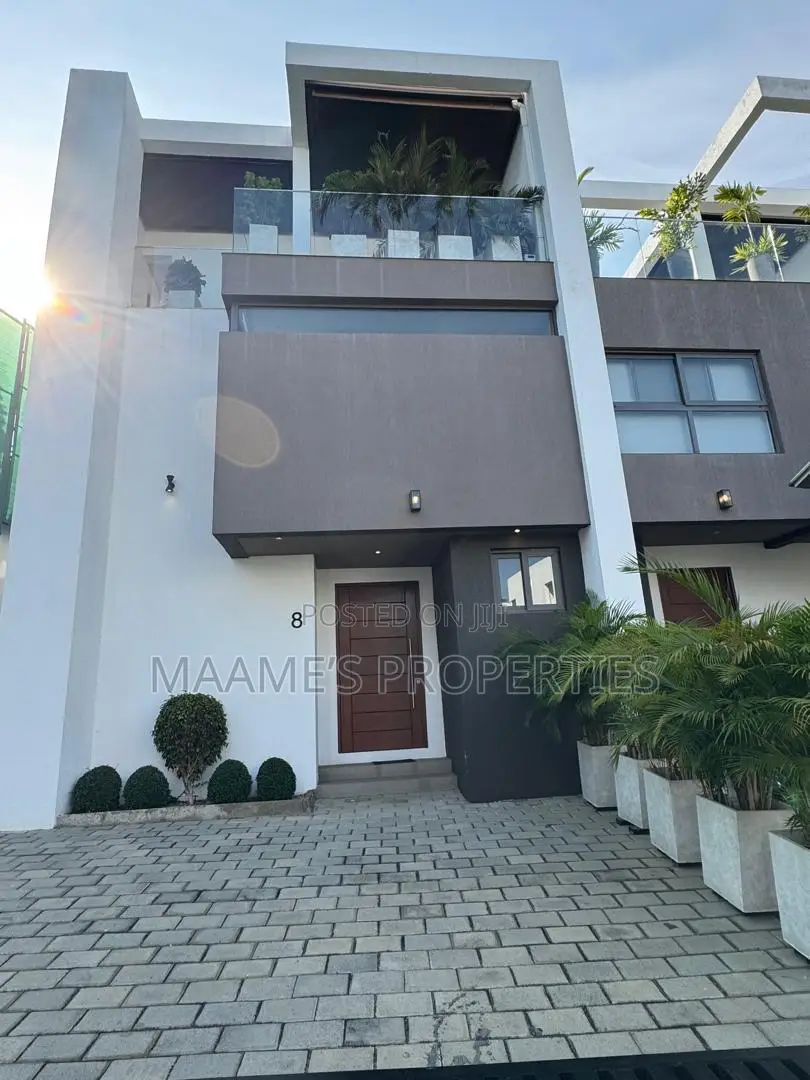 Furnished 4bdrm Townhouse/Terrace in Cantonments for sale