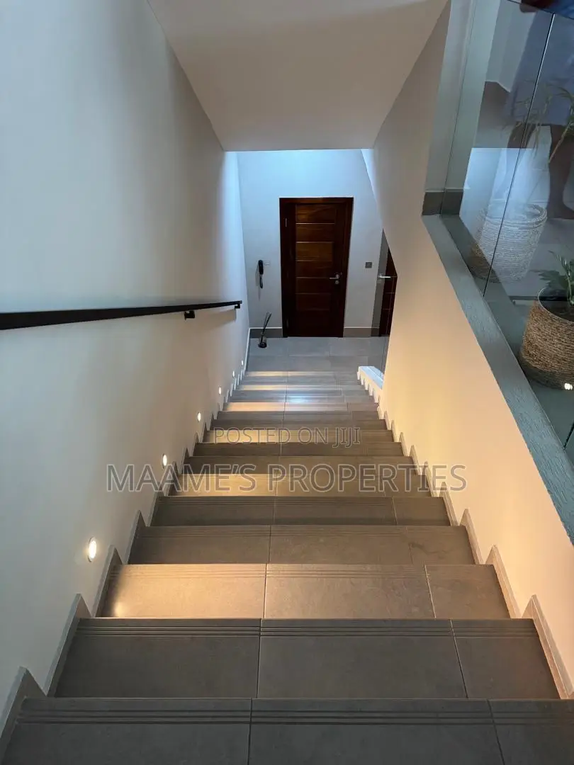 Furnished 4bdrm Townhouse/Terrace in Cantonments for sale