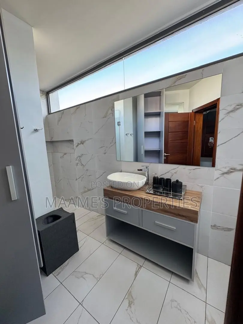 Furnished 4bdrm Townhouse/Terrace in Cantonments for sale