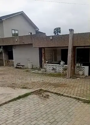 79x114ft Land for Sale . Has an Old Building Sitting on It