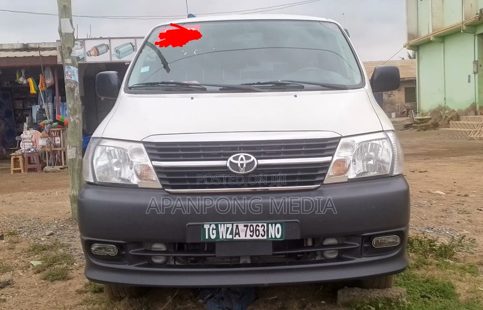Toyota HiAce 2011 White