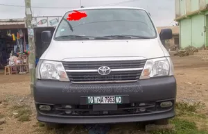 Toyota HiAce 2011 White