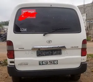 Toyota HiAce 2011 White
