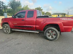 Toyota Tacoma 2015 Red