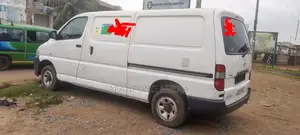 Toyota HiAce 2011 White