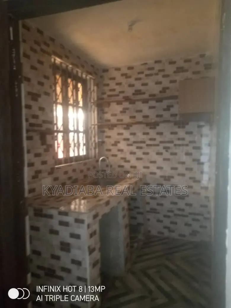 1bdrm Apartment in Kyadiaba Estate, Olebu for rent