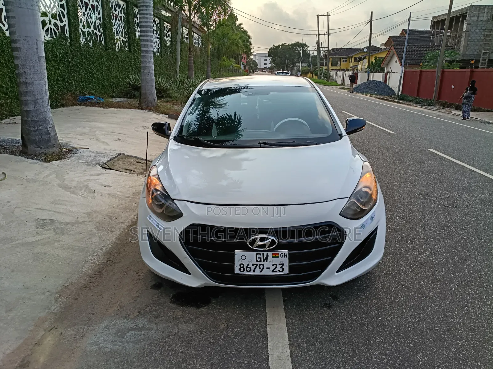 Hyundai Elantra Limited Sedan FWD (2.0L 4cyl 6A) 2017 White