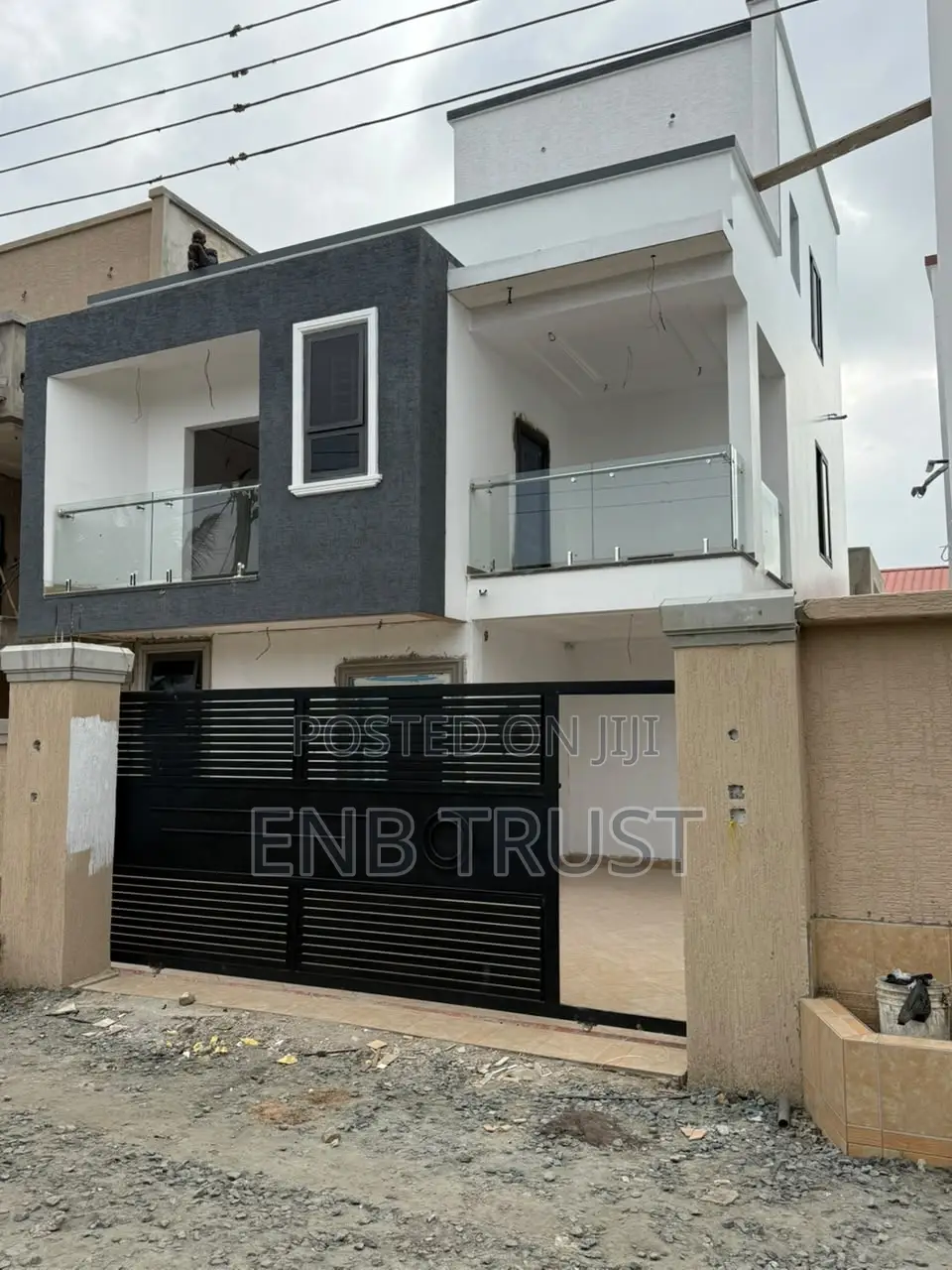 4bdrm Duplex in Sakumono for sale