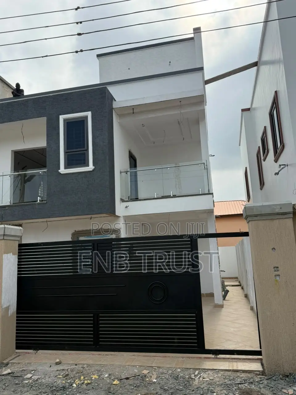 4bdrm Duplex in Sakumono for sale
