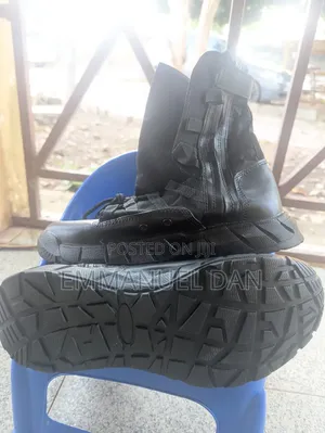 Service Boots