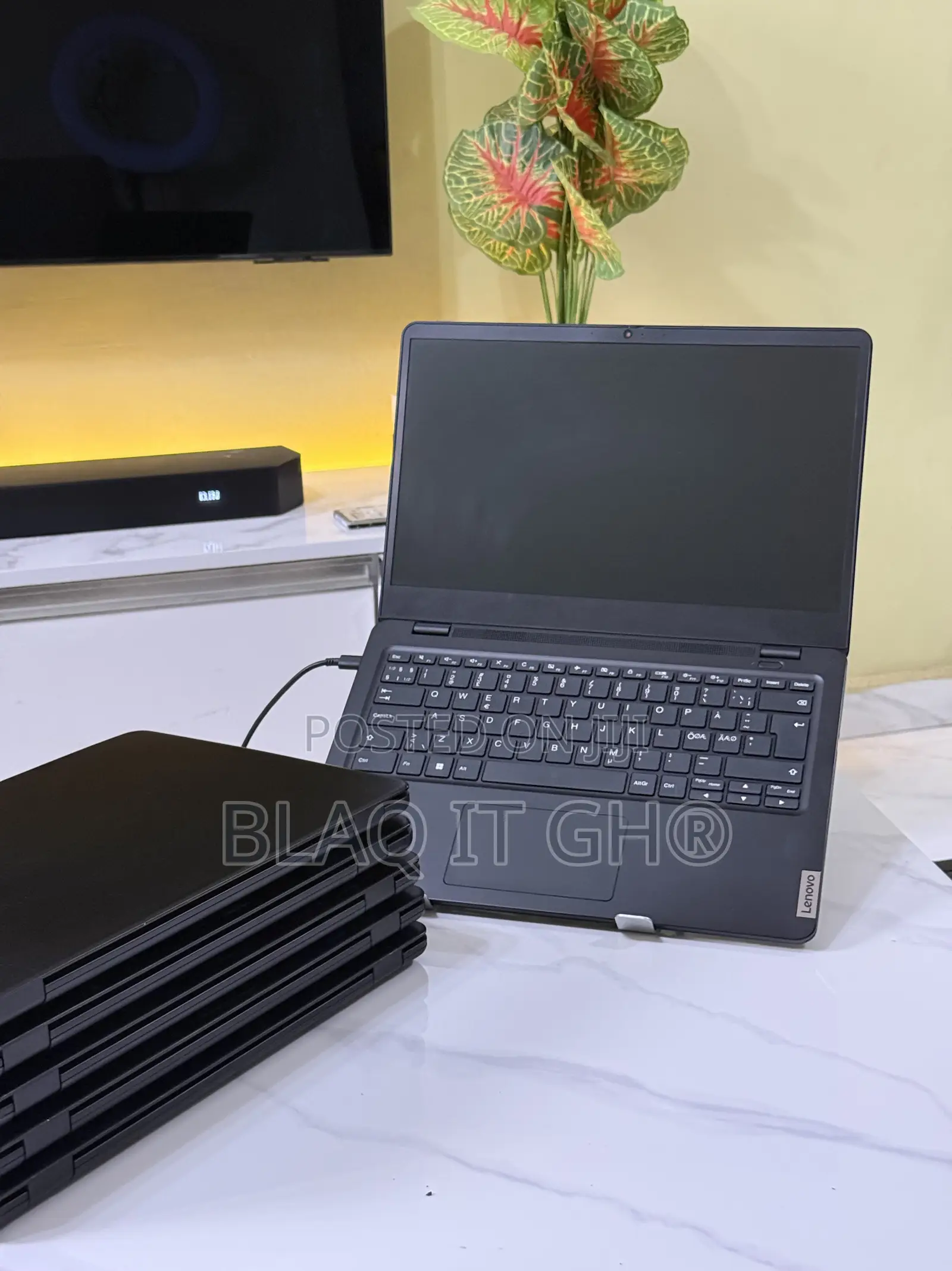 Laptop Lenovo 4GB AMD SSD 128GB