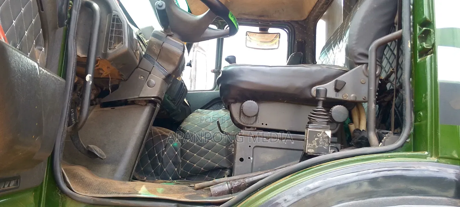 Mercedes-Benz Single Axle Tipper Truck 1996 Green