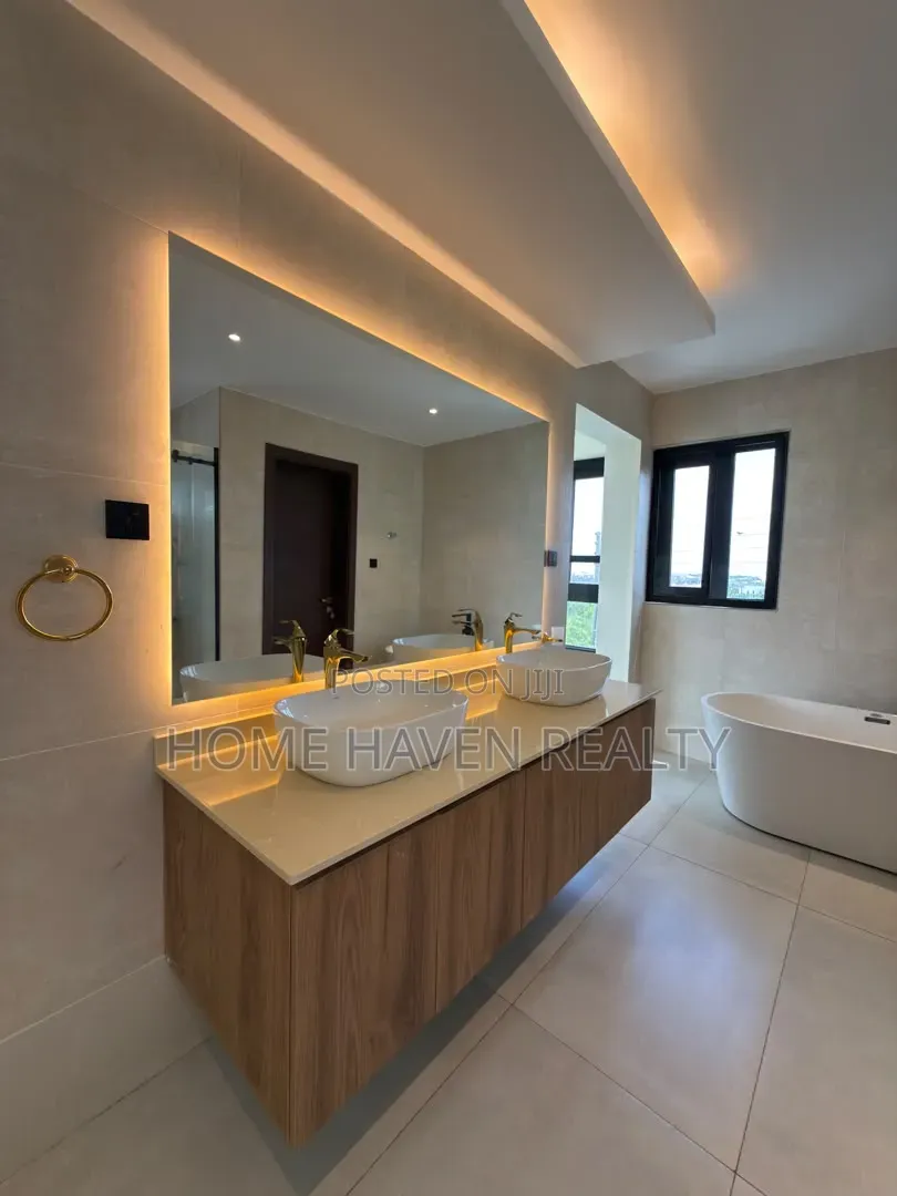 5bdrm House in Trassacco Springs, Police Station for sale