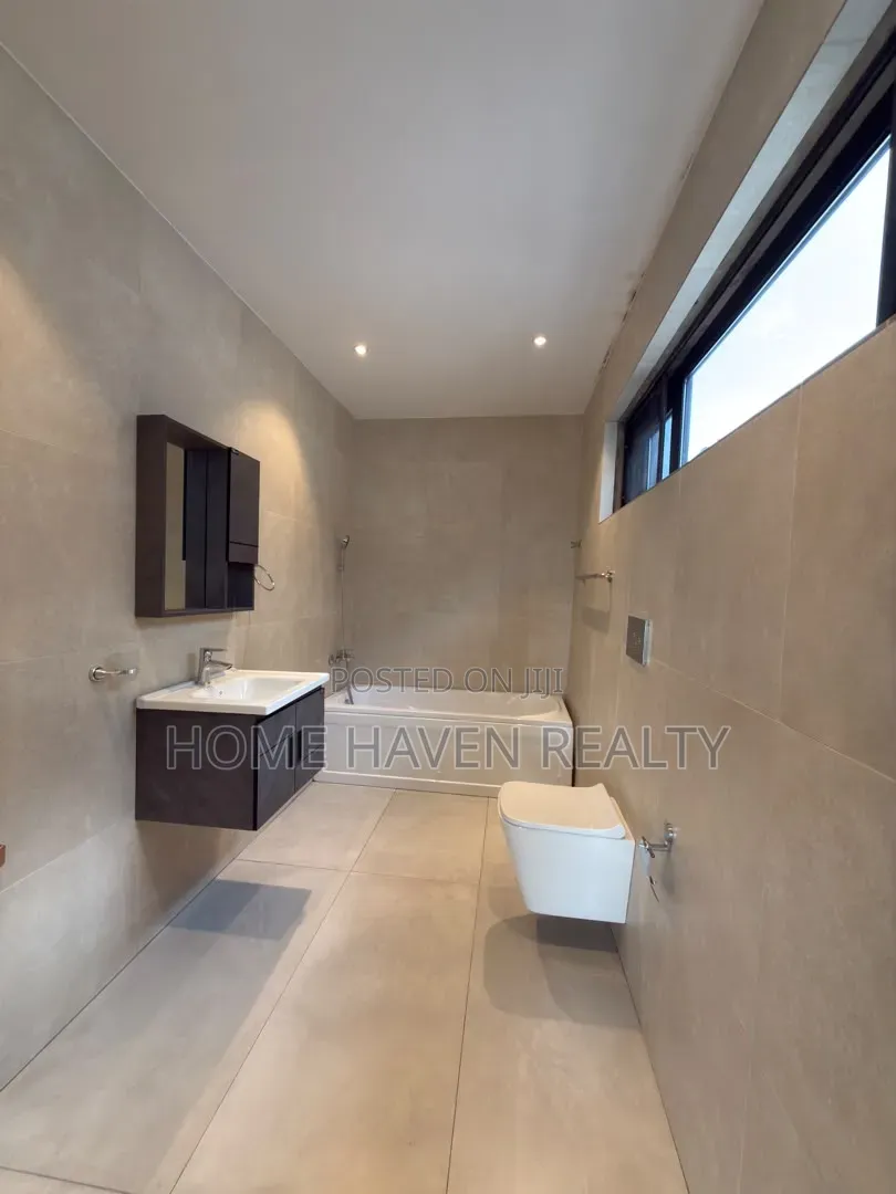 5bdrm House in Trassacco Springs, Police Station for sale