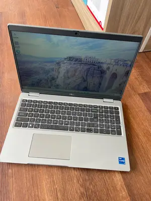 Laptop Dell Precision 3570 32GB Intel Core i7 SSD 1T